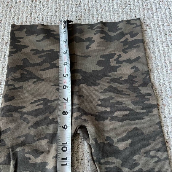 SPANX Women's Cropped Look at Me Now Seamless Leggings - Picture 8 of 10